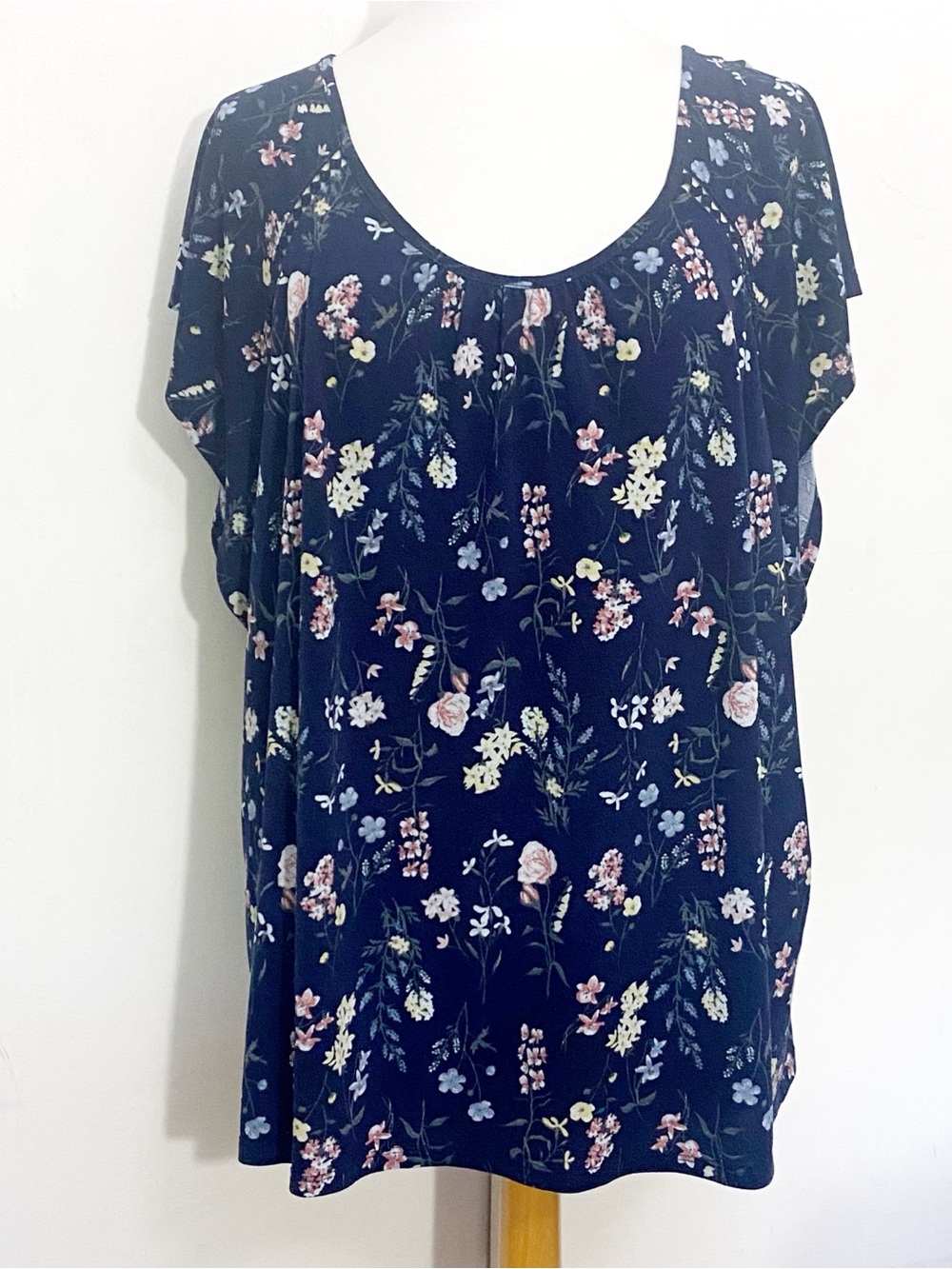 Massini Navy Floral Scoop Neck Short Sleeve Blouse 2X